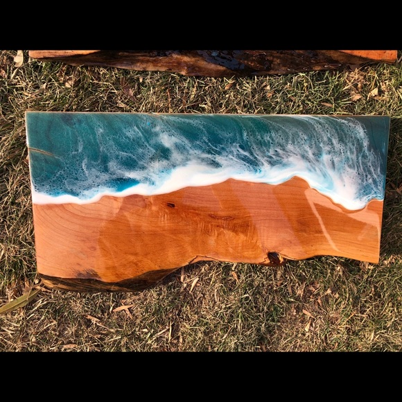 *SOLD* live edge serving tray - Picture 1 of 2